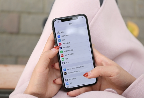 今天分享iPhone X/8/8 Plus出现假死/黑屏的解决措施。