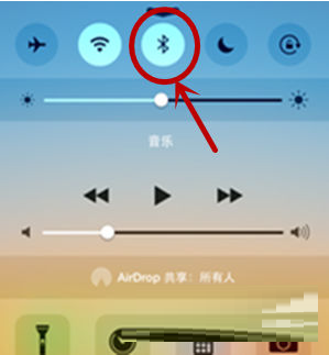 今天分享BeatsStudio3Wireless怎么连接iPhone。