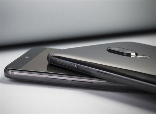 魅族15安装SIM卡的步骤讲解截图