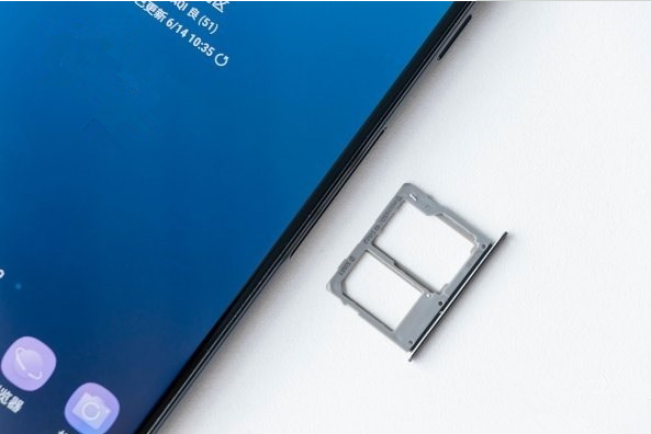 小编教你在三星a9star安装电话卡的具体步骤。