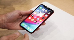 关于iPhone xr中设置自动亮度调节的方法。