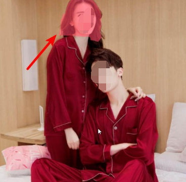 抖音里人牵狗图片的相关操作教程截图