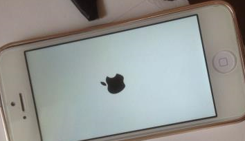 关于苹果手机出现白屏的处理操作介绍。