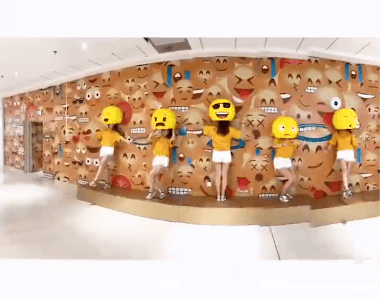 在iPhone里使用全景模式拍出分身效果的具体操作截图