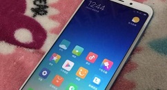 小编教你红米6中添加桌面插件的简单操作教程。