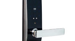 我来教你鹿客智能门锁q2进入管理器的简单操作。