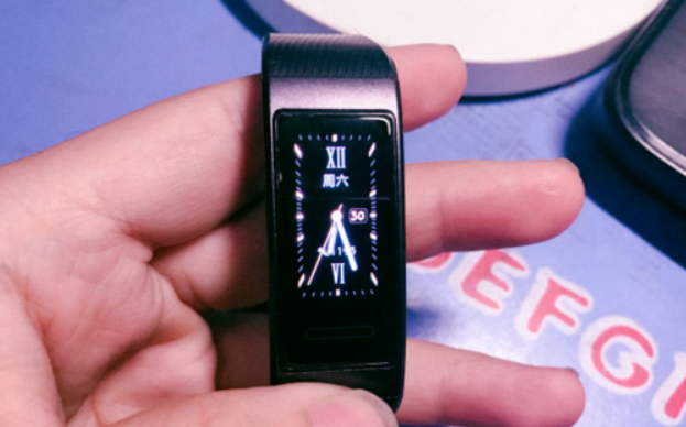 关于华为手环怎么关机。