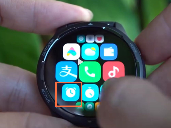 小米手表color2闹钟在哪里设置?小米手表color2闹钟设置方法