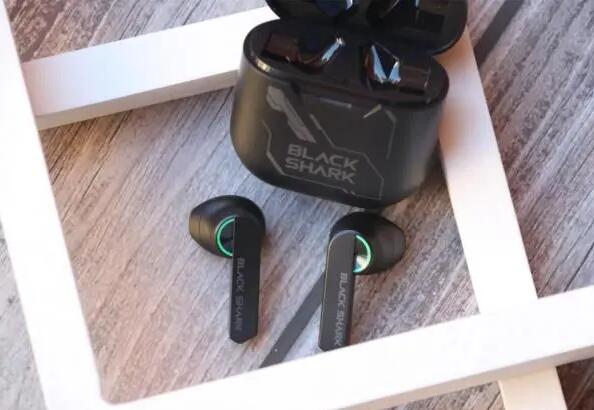 小编教你黑鲨凤鸣无线蓝牙耳机续航多久。