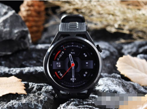 我来教你华为watchGTrunner可以安装应用吗。