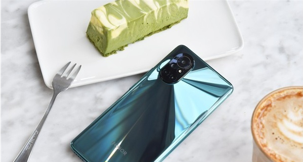 荣耀v40轻奢版和华为nova8有哪些区别?荣耀v40轻奢版和华为nova8性能对比我来教你截图