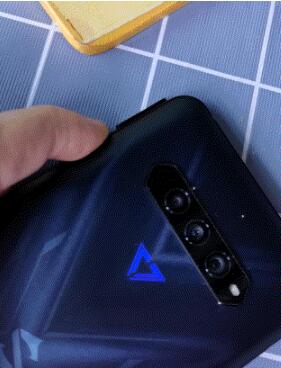 黑鲨4pro手机值不值得入手。