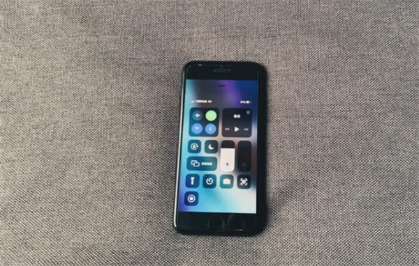 iphonese2是双卡还是单卡。