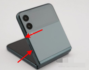 三星ZFlip3外屏如何拍照。