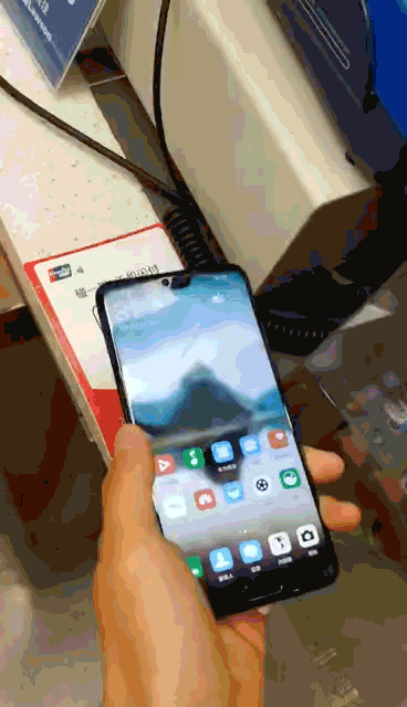 手机“碰一碰”就能付款，华为即将上线该功能！