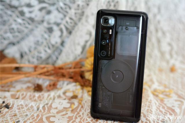 小编分享小米10至尊纪念版有哪些优缺点。