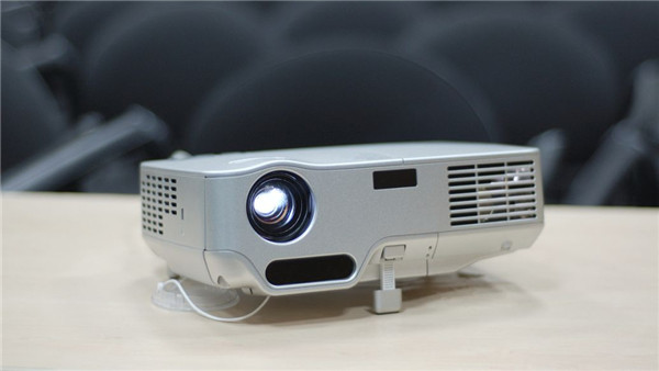 今天说说Win10系统电脑怎么连接投影仪。