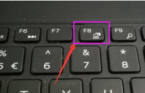 win10开机黑屏怎么处理。