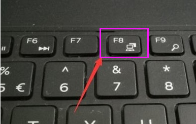 win10开机只有鼠标箭头怎么解决。