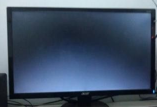 win10显示欢迎后黑屏怎么办。