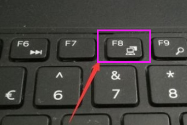 win10开机只有鼠标箭头怎么办。
