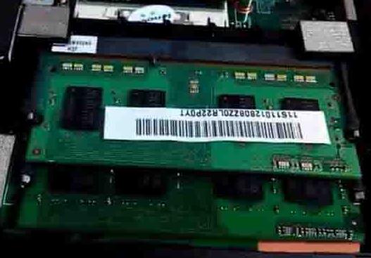 WIN8笔记本安装内存条的操作方法截图