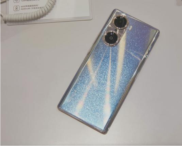 荣耀60在哪插卡。