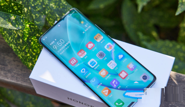 荣耀60Pro和hinova9Pro有什么不同?荣耀60Pro和hinova9Pro对比介绍截图