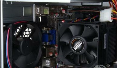 关于Win7旗舰版进入系统后黑屏怎么办