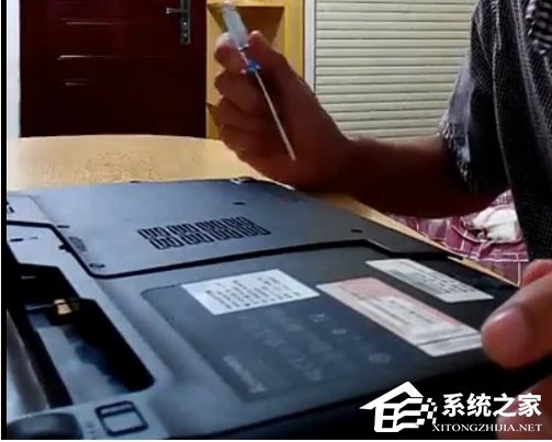 我来教你Win8笔记本怎么安装内存条（华硕笔记本内存条怎么安装）