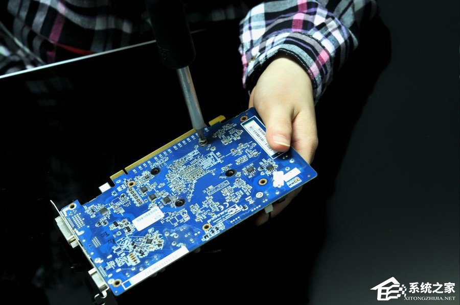 显卡散热器怎么安装?显卡散热器组装方法介绍