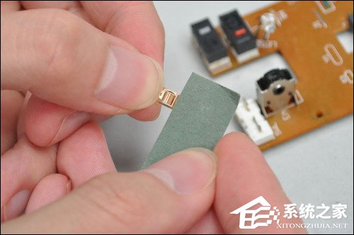 鼠标怎么拆开保养零件?鼠标拆卸微调解决小问题