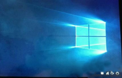 今天说说Win10开机后只显示右下角4个图标怎么办