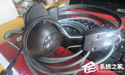 Win7系统连接耳麦不能说话怎么办?