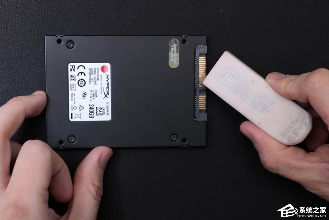 电脑主机灰尘如何清理?清理台式机灰尘有什么注意事项?