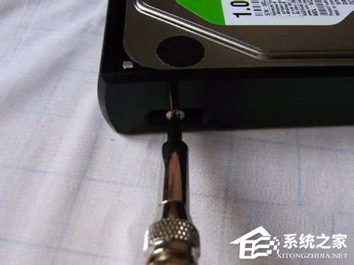 怎么安装固态硬盘？怎么给固态硬盘分区？