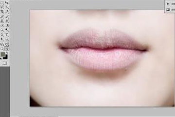 小编教你Photoshop怎么精修嘴唇（photoshop人像精修）