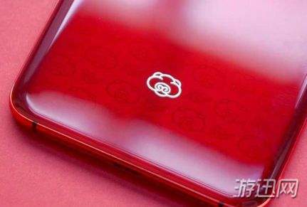 oppo r17新年版和r17哪个好？手机性能配置参数对比评测